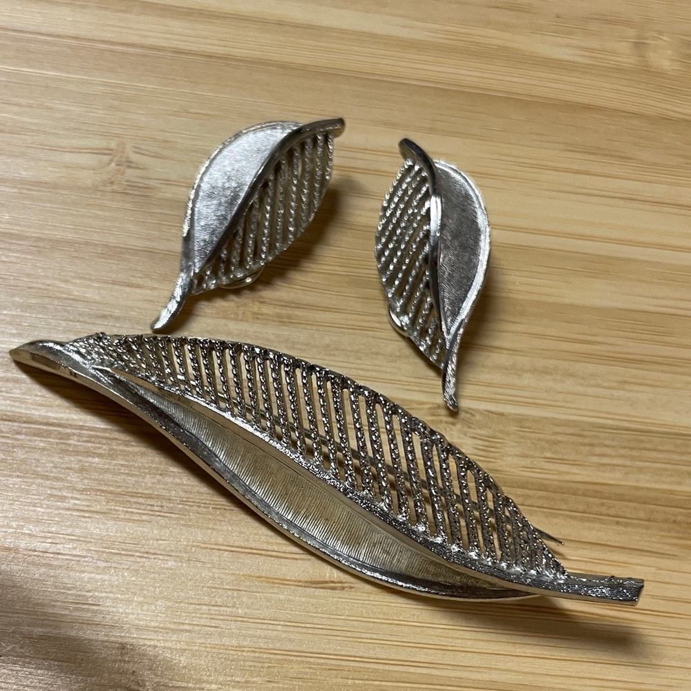BSK Silver Leaf Brooch and Earring Set
